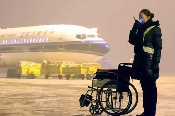 坐飞机有免费服务吗,坐飞机必备的三种服务