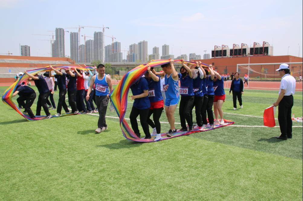 团结拼搏砥砺前行永争第一,团结奋进勇争第一