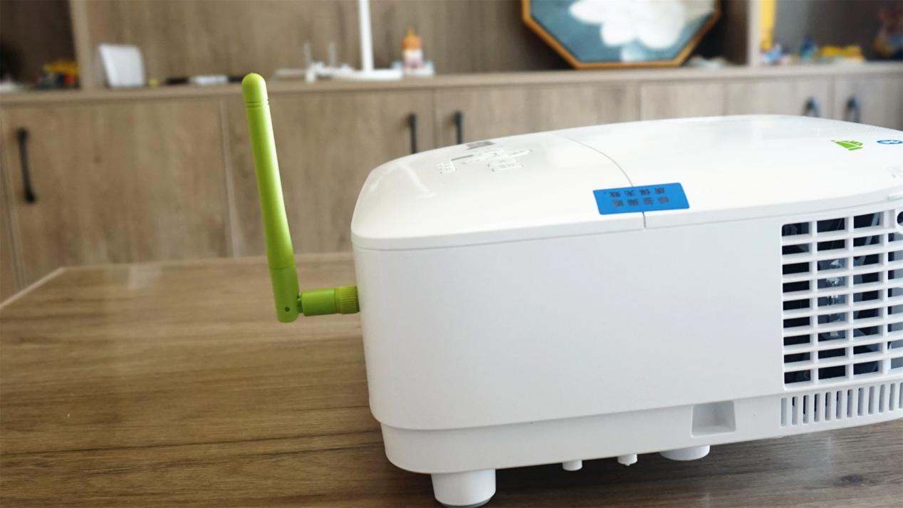 明基e520投影仪分辨率,明基智能投影仪e530深度体验