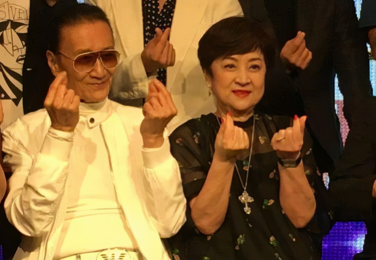 84岁谢贤自曝感情,83岁谢贤疑与34岁女友复合