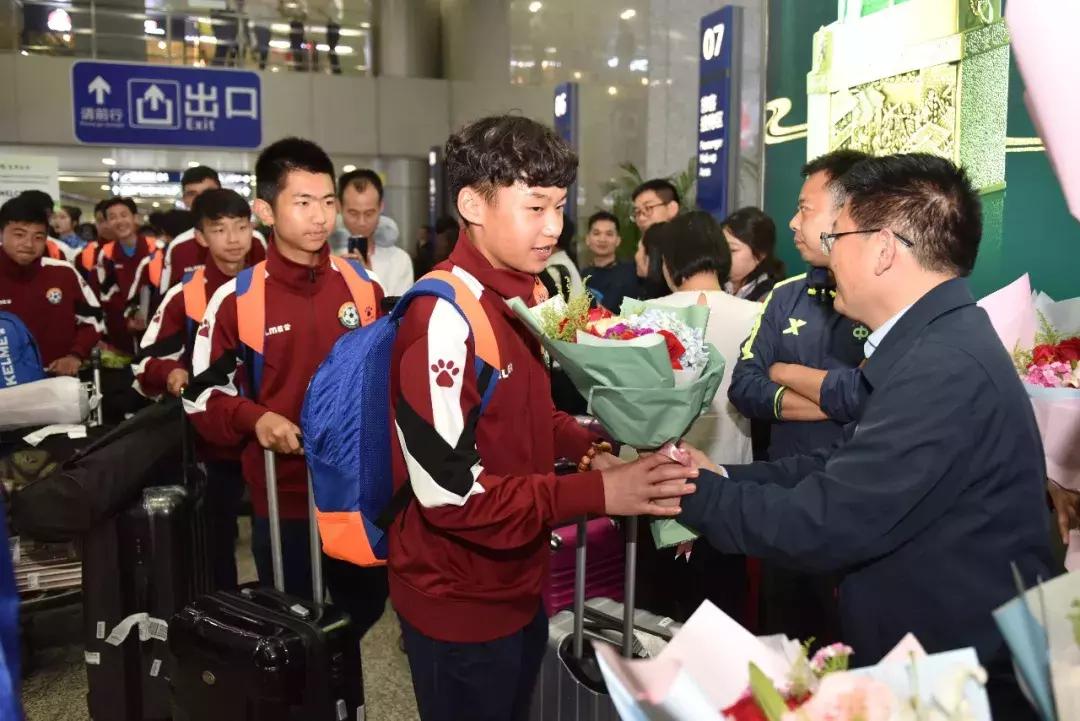 成都棠外u13足球队,四川足球赢国足