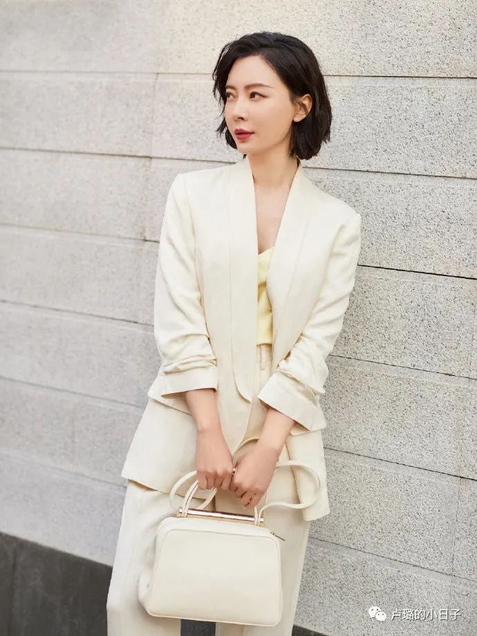 要说高级感的包，标配一定是白色包