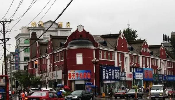 鞍山有几条街,鞍山好玩的商业街室外