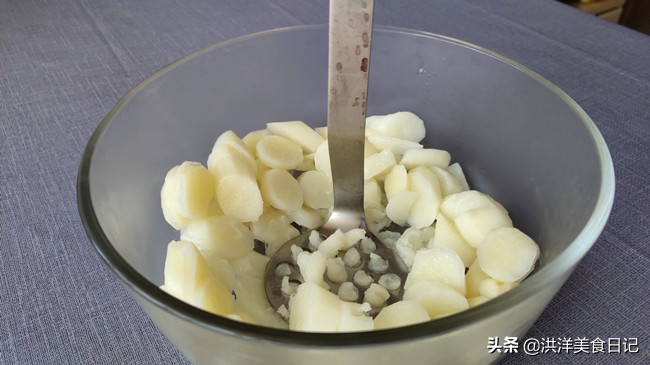 用山药做的小零食小孩都可以做的,山药拉丝饼怎么做好吃