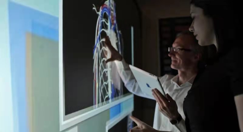 加拿大卡尔加里多国语言学校,加拿大阿尔伯特省卡尔加里