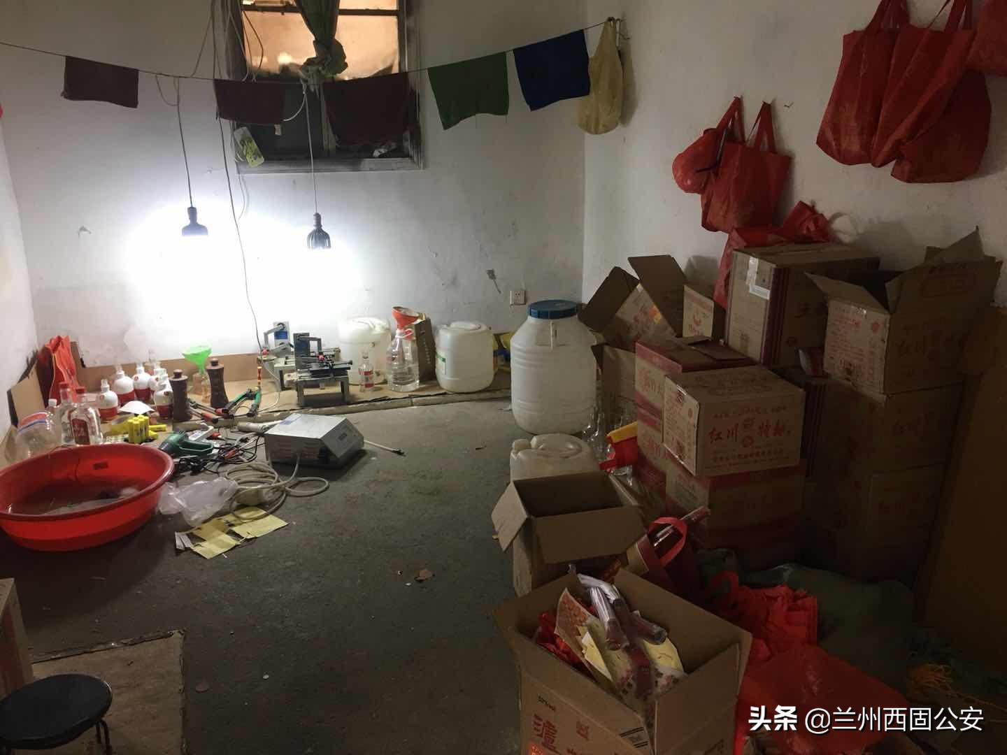 抓获假冒商标嫌疑人为攻坚行动,警方侦破一起假冒注册商标商品案