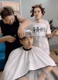 开心一刻gif搞笑动图,搞笑gif段子看起来能量满满