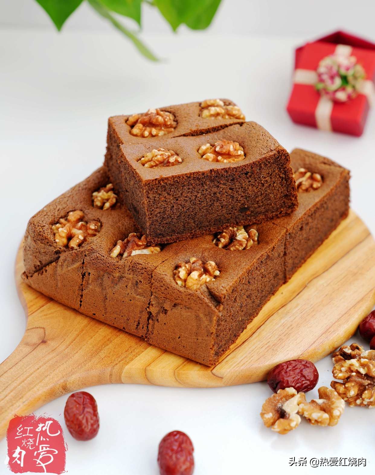 开口红糖枣糕怎么做,普通面粉红糖枣糕最正确的做法