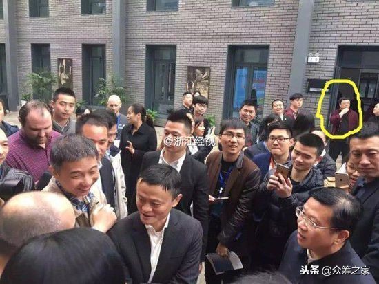 *身卖**、离场、坚持、转机：属于智能手机的2018