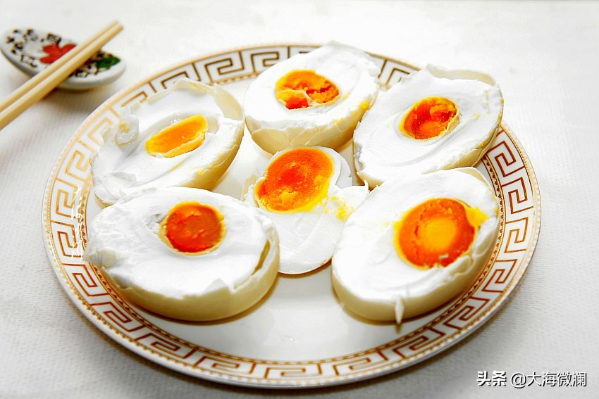 咸鹅蛋是煮还是蒸,咸鹅蛋怎么腌能出油
