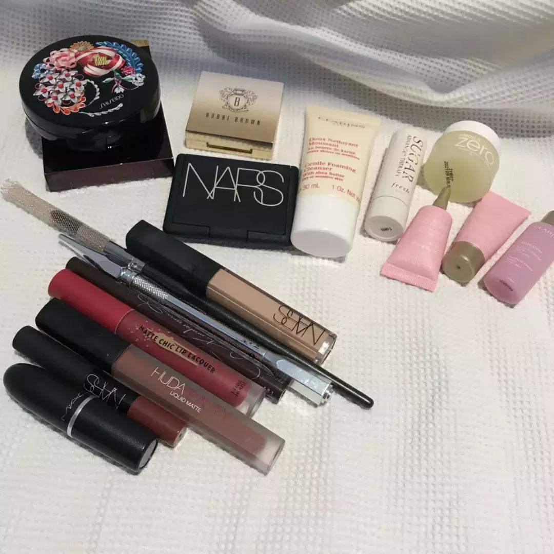 突击检查包里都装什么,突击检查化妆品包包