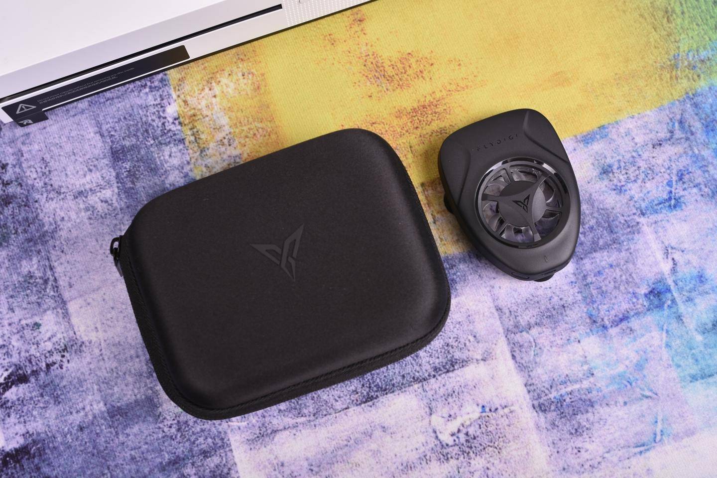 什么手柄最适合手机玩吃鸡,大屏手机用的吃鸡游戏手柄