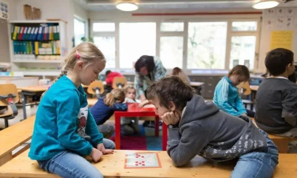 比王菲女儿更贵族的瑞士学校,王菲在瑞士的寄宿学校