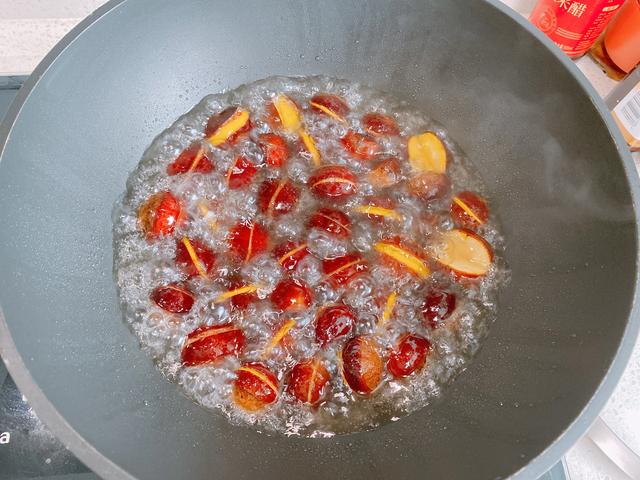 这才是糖炒栗子好吃的做法,水煮板栗最简单的家常做法