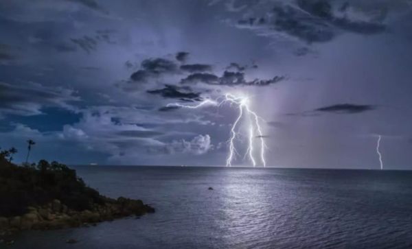 世界上的闪电相当于多少度电,一次闪电的能量相当于多少度电