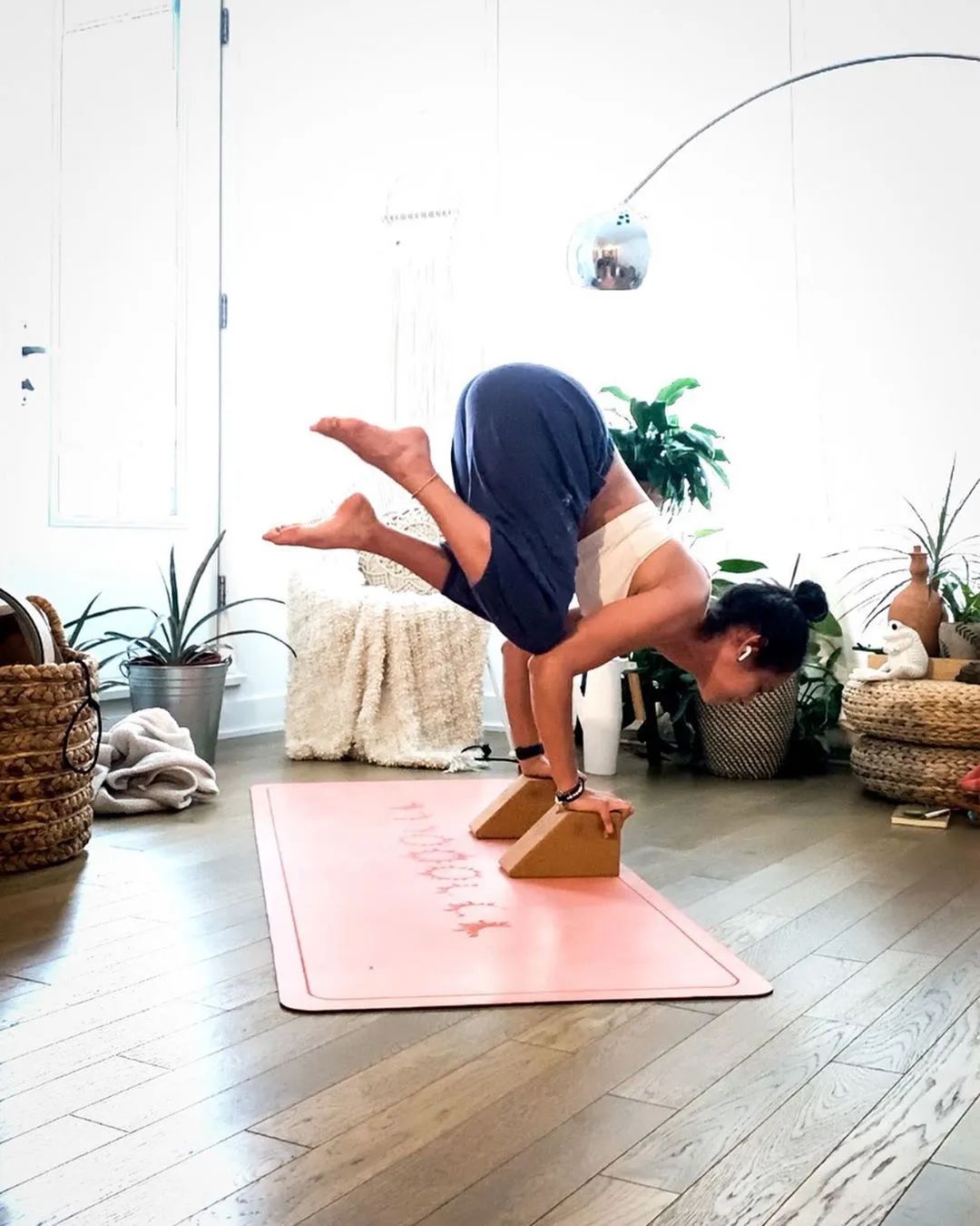 陈数露一袭一字肩短装,陈数露一字肩一袭短装