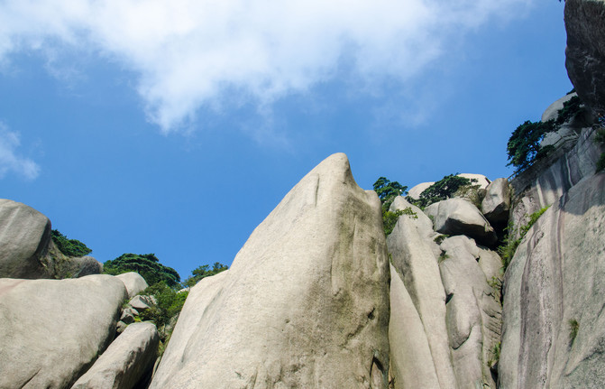 天柱山，怪你过分美丽