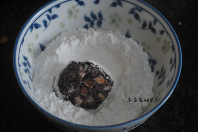 黑米球做法步骤,黑米球的做法