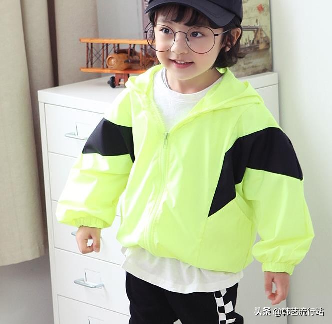 看童装最流行款式,2022年最流行秋冬款的童装风格