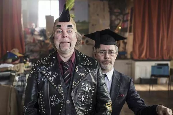 《黑镜》的接力棒，它接了