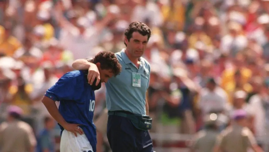 足坛十大经典点球集锦,足坛史上10个最差的点球