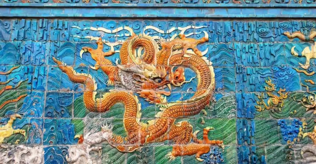 一座神人共栖的“煤都”