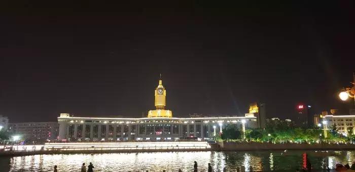 想减肥的天津人，千万别坐地铁3号线！好吃的太多啦