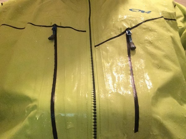 冲锋衣怎么选购才能好,如何选择冲锋衣及选购技巧