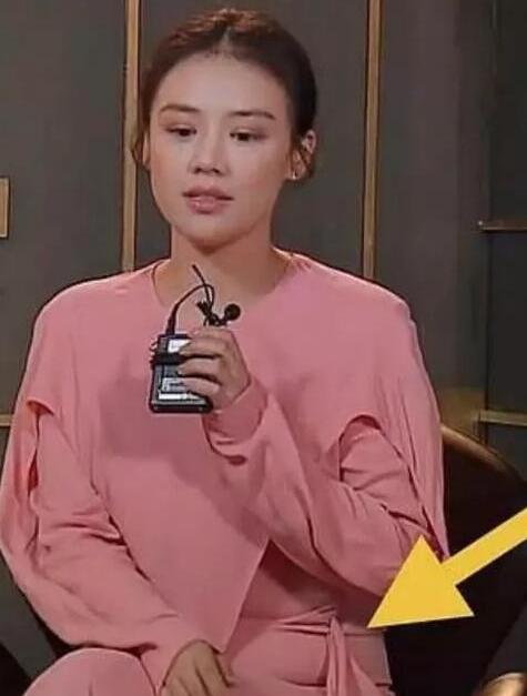 杨天真回应穿吊带裙被骂,杨天真晒旧照她真的特别自信