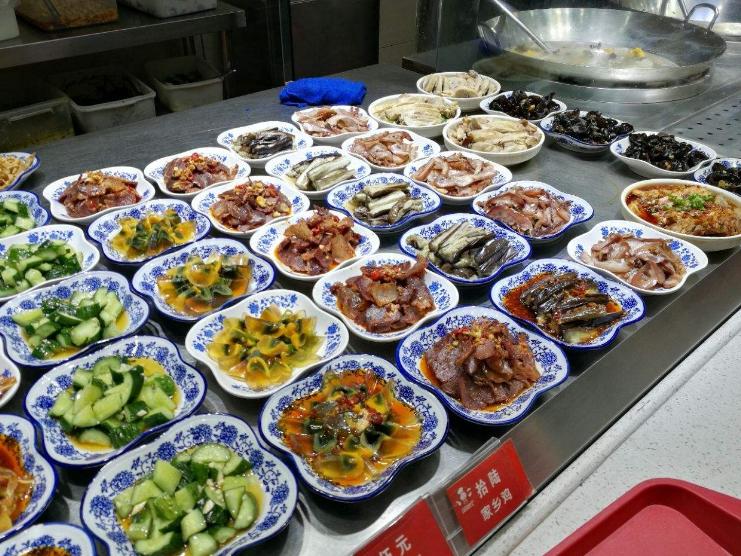 华为食堂员工餐,华为食堂员工餐多少钱标准