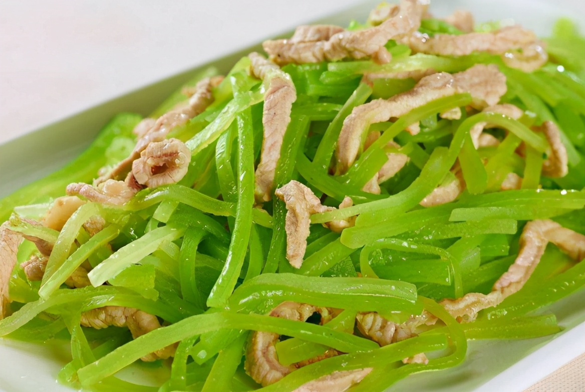 莴笋炒肉片的正确方法,怎样炒莴笋又脆又好吃窍门