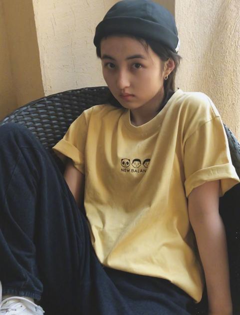 张子枫才是当之无愧的腿精?双腿合并没有一丝缝隙,快给腿买保险