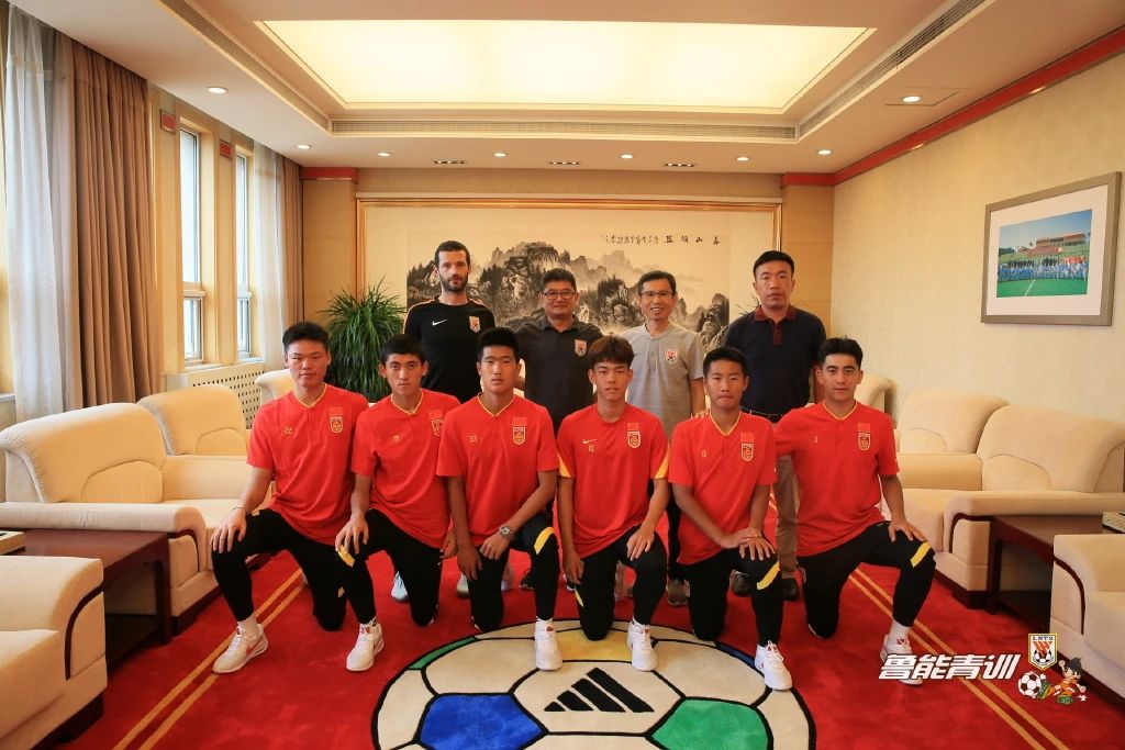 何小珂韩鹏完整视频,韩鹏球员生涯