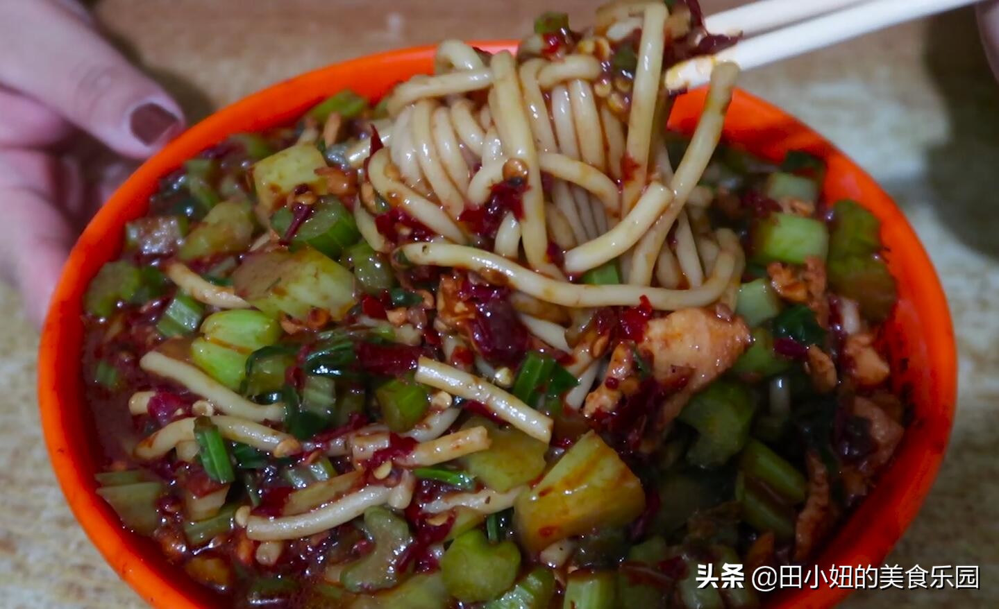 新疆妹子最喜欢吃的米粉,特别好吃的米粉店每周回家必吃