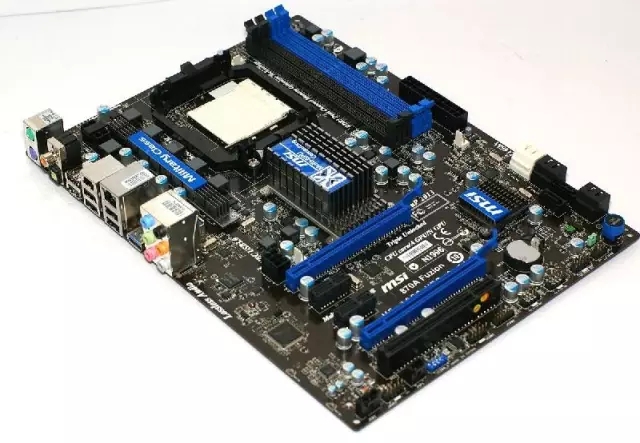 电脑主机由哪些构件组成,组成电脑的基础知识