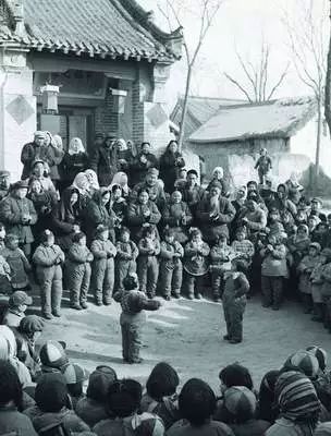 回忆童年8090过年情景,80后回忆童年过年真实视频