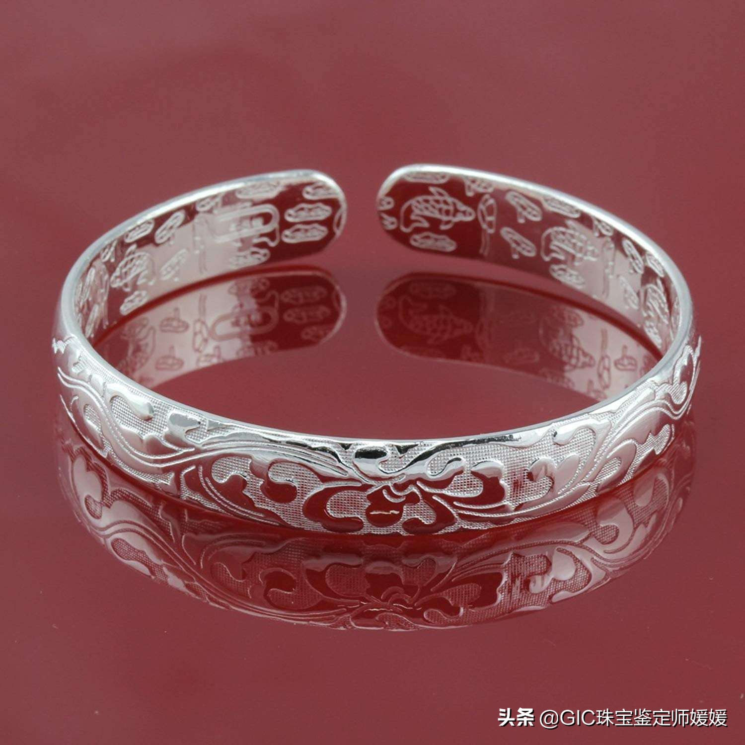 银饰品变黑和保养,银首饰变色了怎么清洗