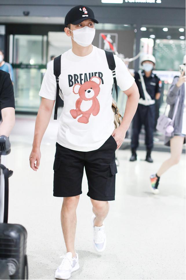 大黑牛李晨气场全开,大黑牛李晨穿衣打扮