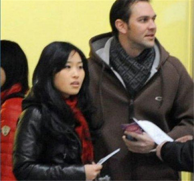 张艺谋大女儿张末两度嫁外国人,张艺谋女儿张末离婚原因