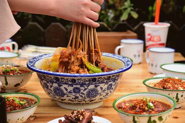 徐州第一高楼里排队不止哥老官！前5家店你可能都没吃过...