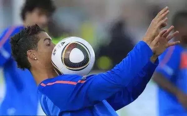 提高脚内侧传球训练的方法,训练球100个经典动作