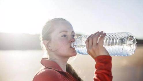 在国内怎么使用美元,如何用1美元变成100美元