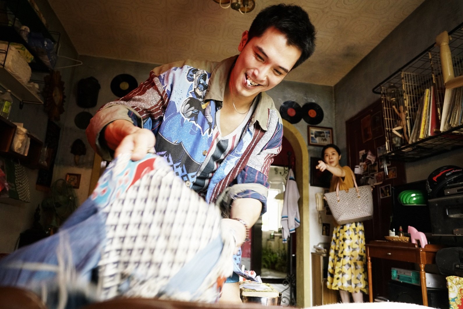 邱泽身价多少亿,邱泽资料及照片