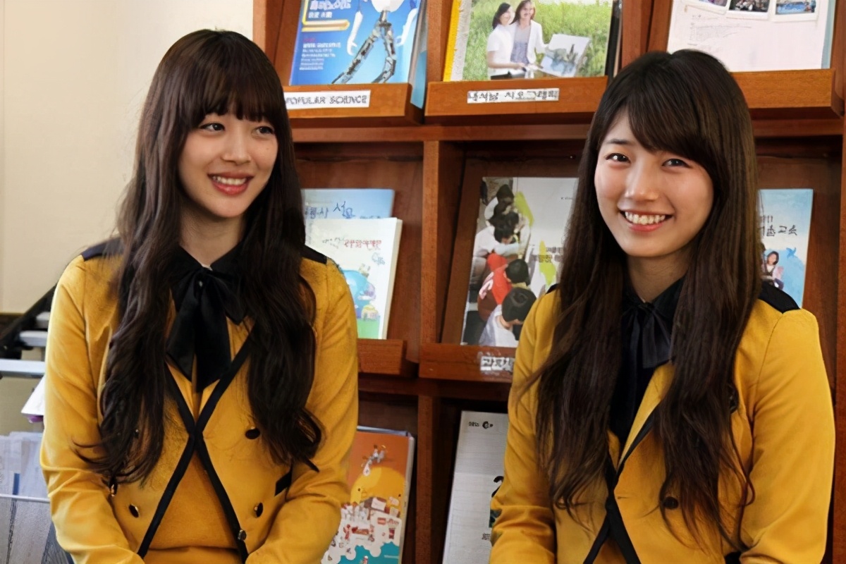 看韩国大学的校服日常,韩国学生看我们中国的校园校服