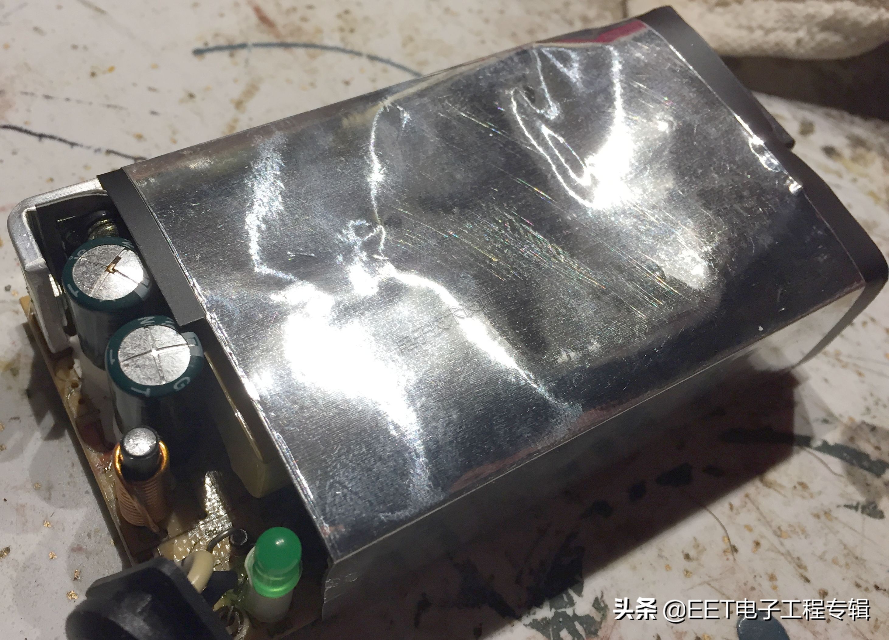 电脑显示器换了电容还不行,电脑显示器电容坏了怎么修复