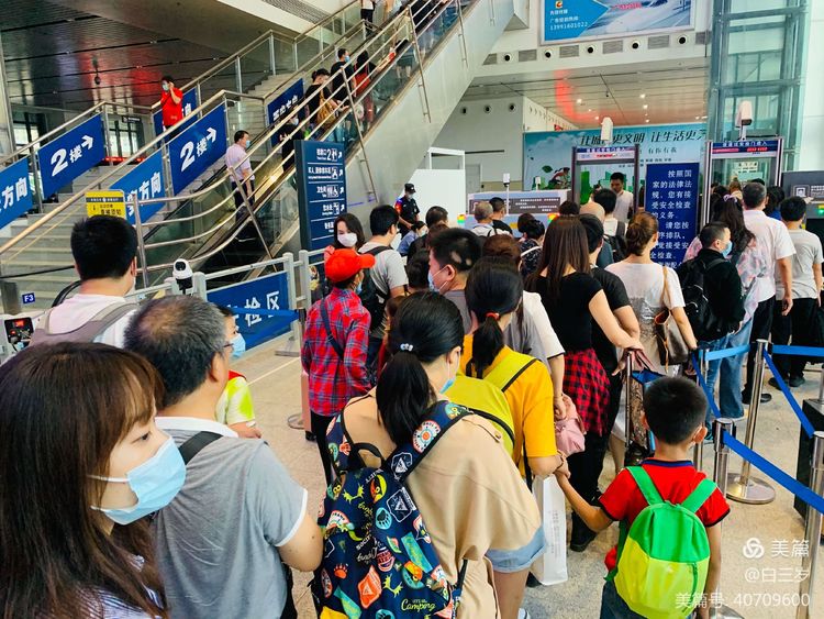 金秋十月共度国庆,金秋十月迎国庆举国同庆