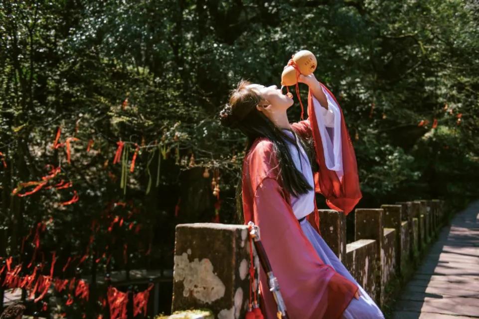 五一山顶云海露营攻略,云海悬崖旅游攻略