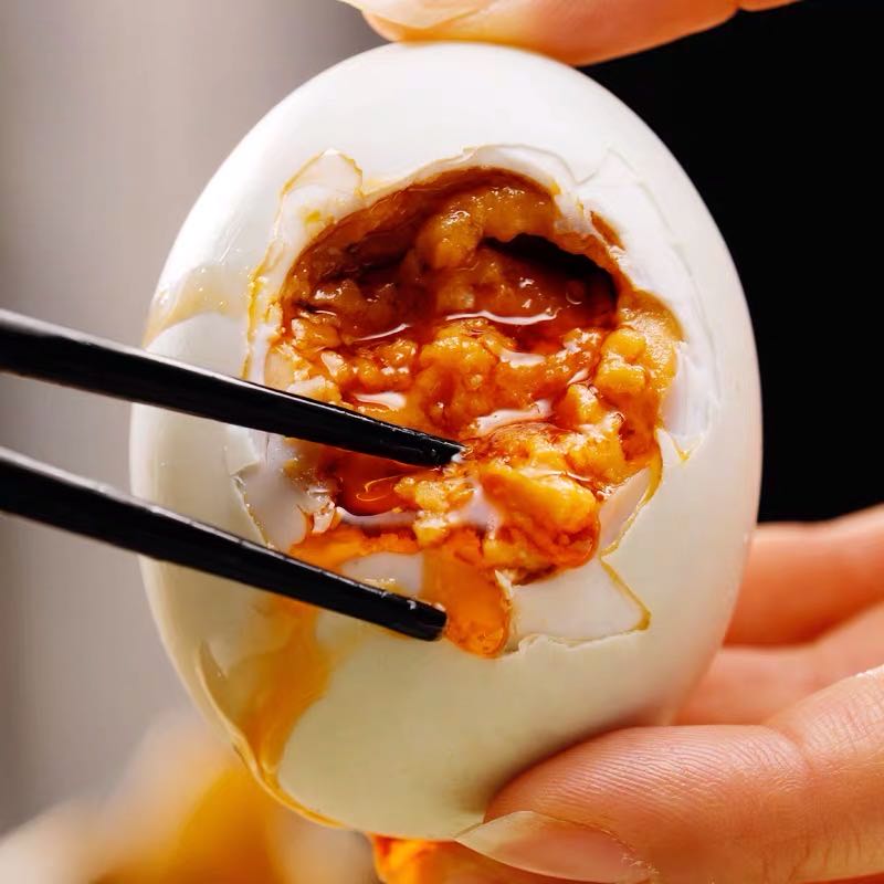 腌了10年的咸鸭蛋,腌了两年咸鸭蛋流油