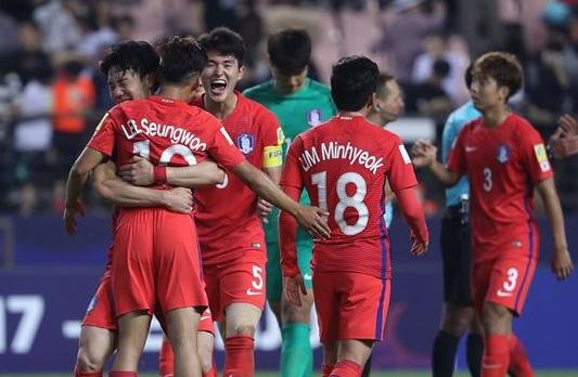 亚洲足球强势崛起,亚洲足球再次掀翻世界冠军