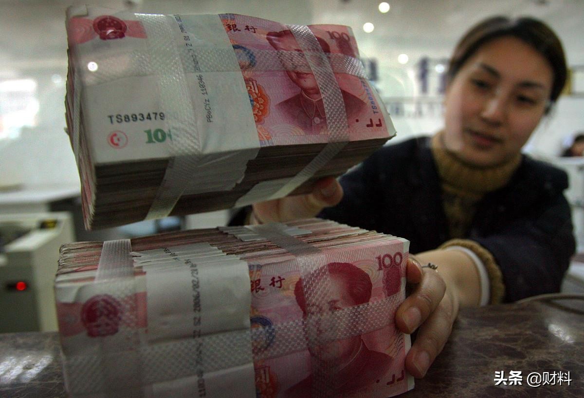 为什么银行的人追着你办信用卡,现在办信用卡送礼物是怎么回事